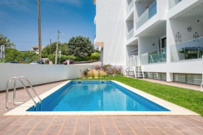 Dália modern apartment Five minutes to beach